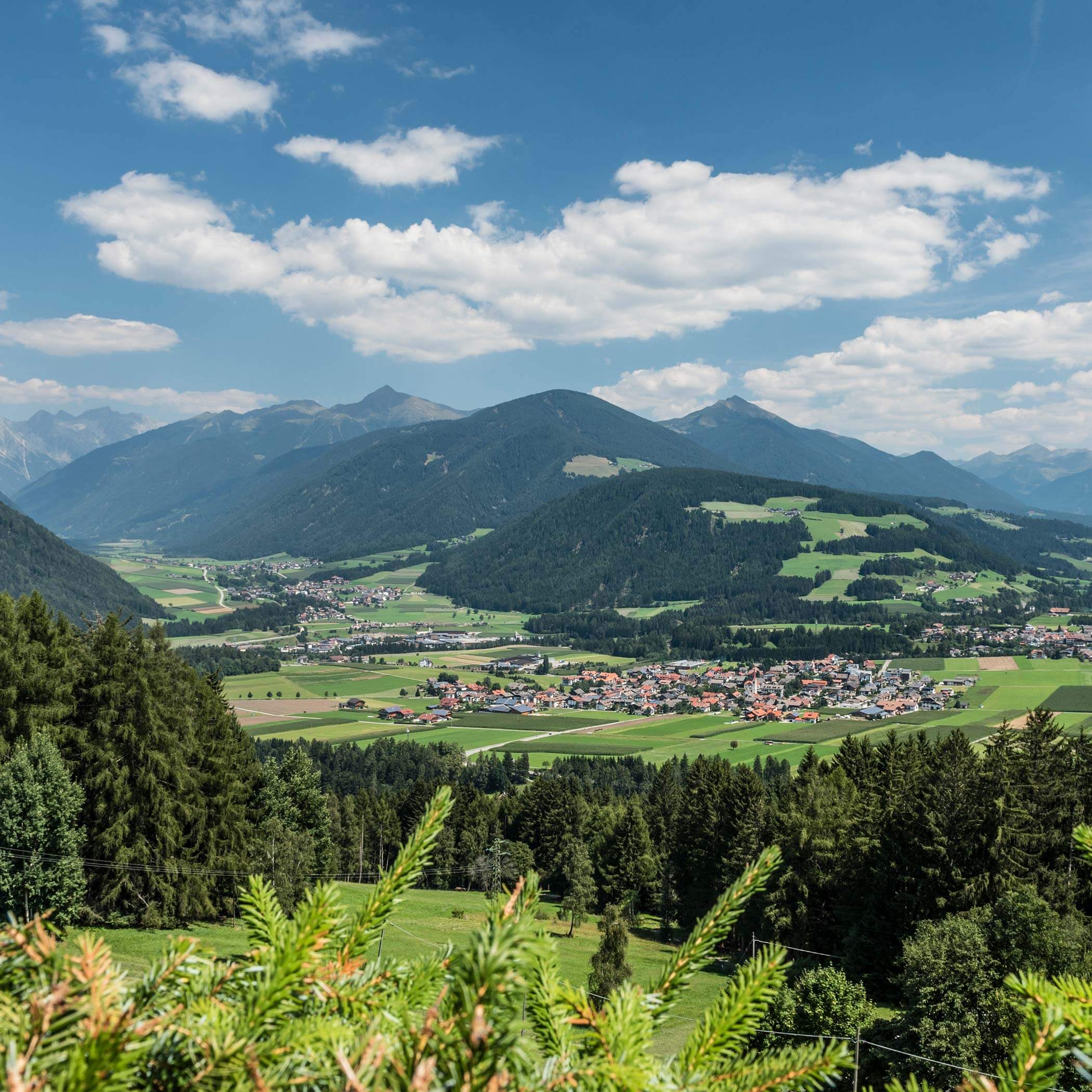 Vista su Valdaora nella regione del Plan de Corones