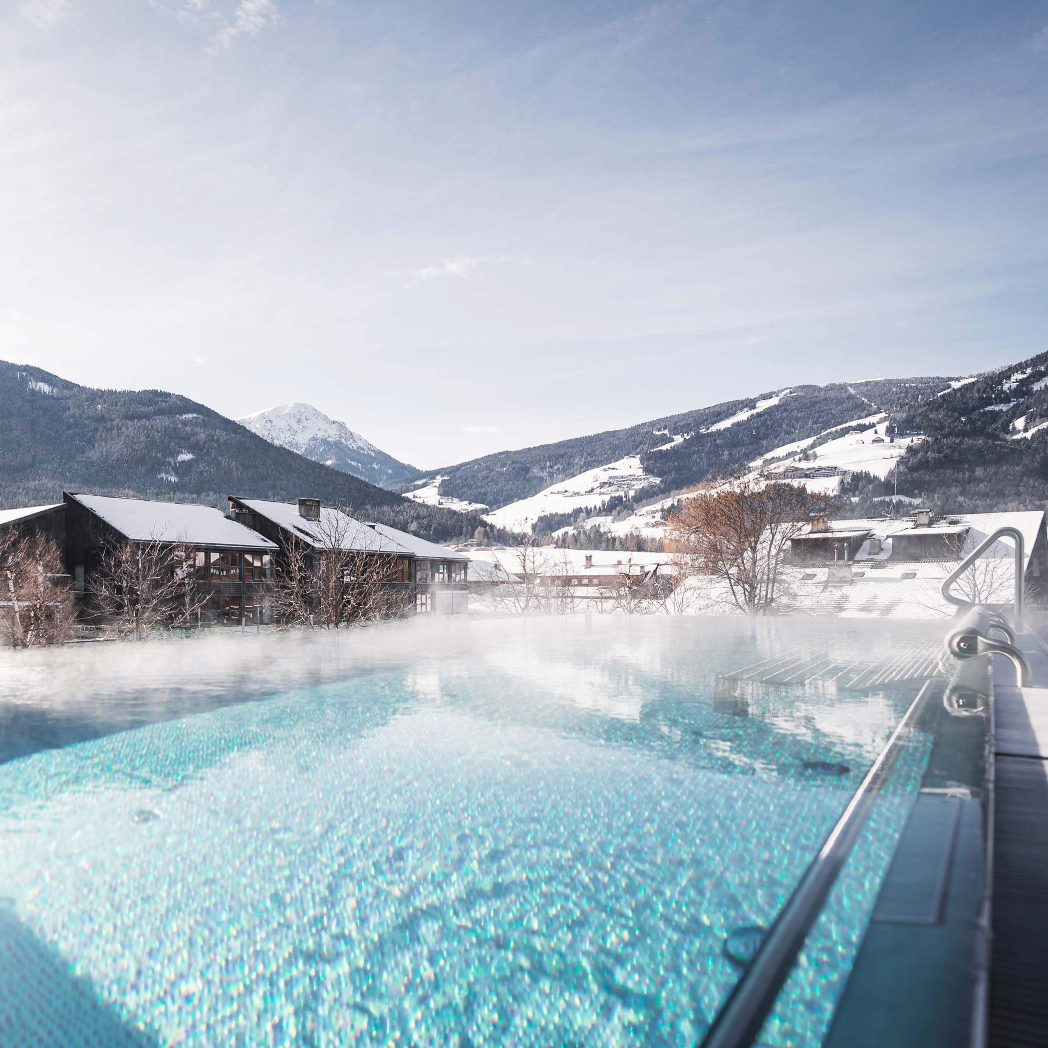 Hotel sulle piste con piscina coperta – settimane bianche e relax